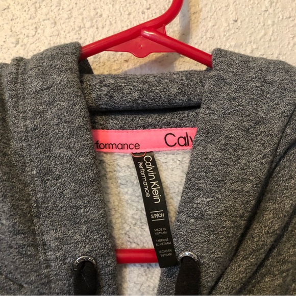 Cropped Calvin Hoodie - Picture 3 of 3